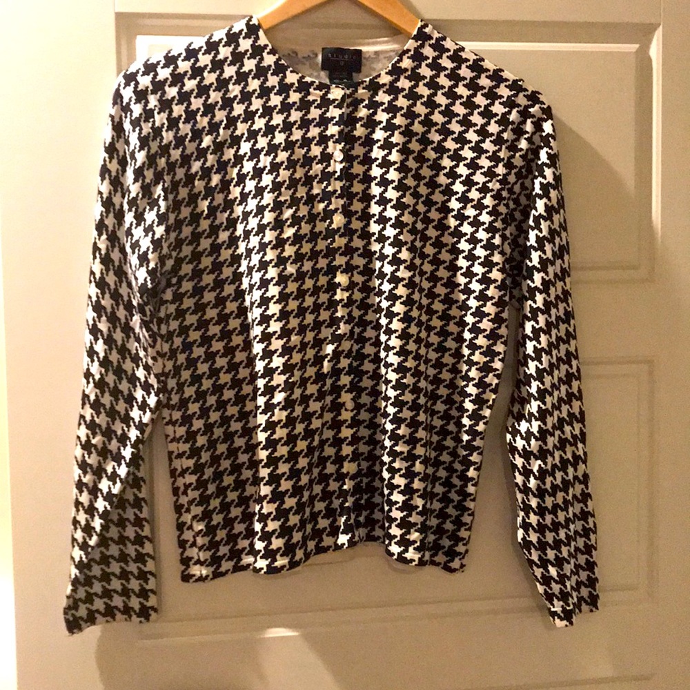 Black and white/ cream cardigan❄️
